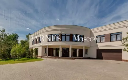 3-этажный коттедж 1 500 м² с отделкой