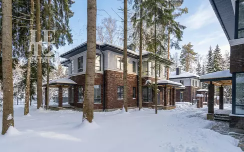 2-этажный коттедж 300 м² без отделки