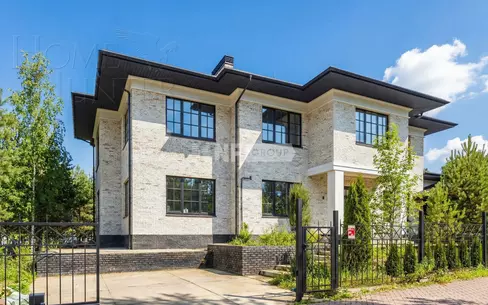 2-этажный коттедж 650 м² с отделкой