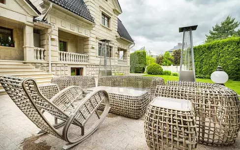 3-этажный коттедж 1 200 м² с отделкой