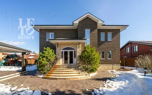 2-этажный коттедж 455 м² с отделкой