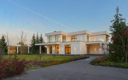 2-этажный коттедж 1 000 м² с отделкой