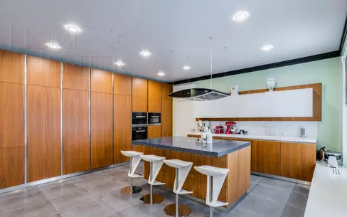 2-этажный коттедж 600 м² с отделкой