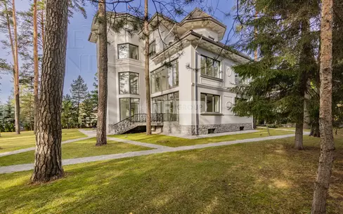 3-этажный коттедж 1 074 м² без отделки