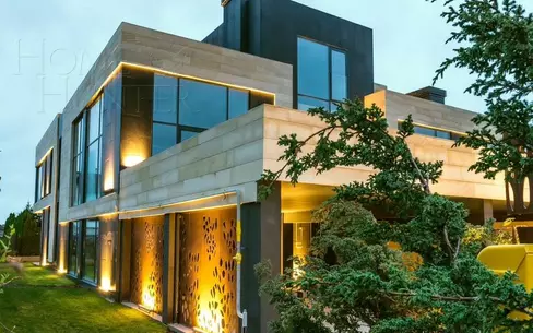 3-этажный таунхаус 250 м² с отделкой