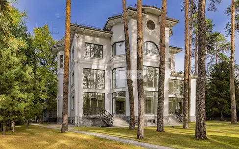 3-этажный коттедж 1 074 м² без отделки