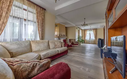 3-этажный коттедж 450 м² с отделкой