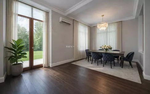 2-этажный коттедж 371 м² с отделкой