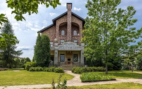 3-этажный коттедж 450 м² с отделкой