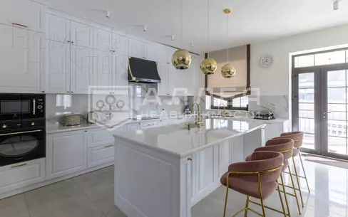 2-этажный коттедж 550 м² с отделкой