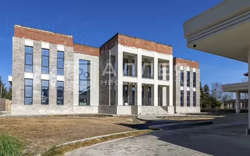 2-этажный коттедж 890 м² без отделки