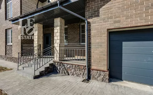 2-этажный коттедж 241.3 м² без отделки