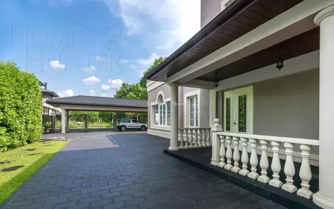 3-этажный коттедж 1 162 м² с отделкой