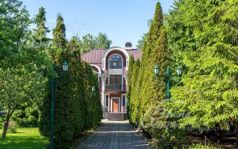 3-этажный коттедж 680 м² с отделкой