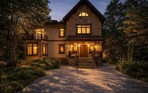 3-этажный коттедж 633 м² с отделкой