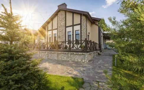 2-этажный коттедж 200.4 м² с отделкой