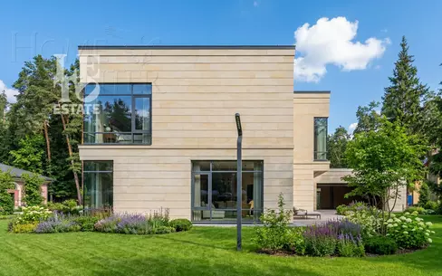 2-этажный коттедж 616 м² без отделки