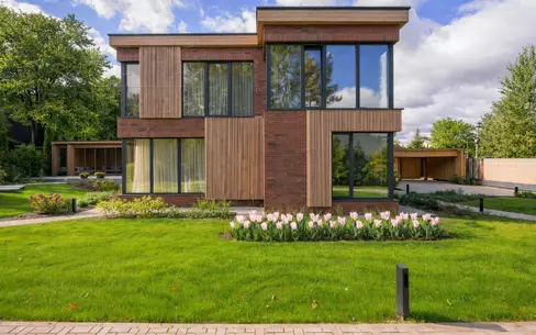 2-этажный коттедж 385 м² с отделкой