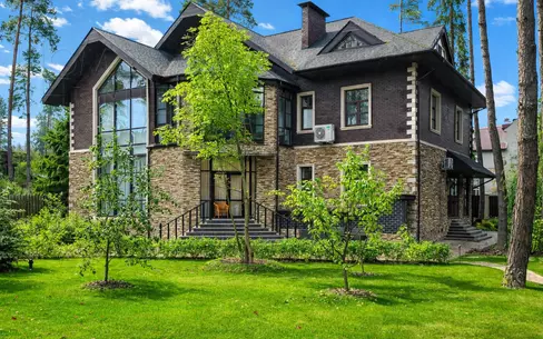 2-этажный коттедж 750 м² с отделкой