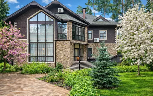 2-этажный коттедж 750 м² с отделкой