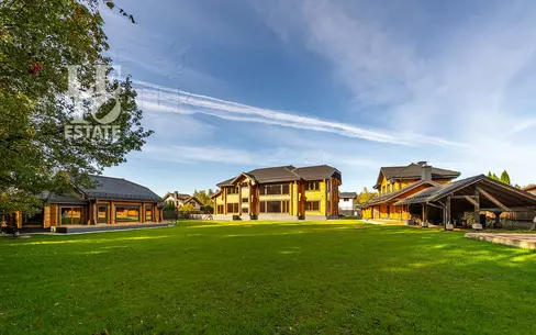 3-этажный коттедж 1 106 м² без отделки