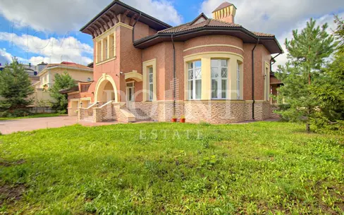 2-этажный коттедж 500 м² с отделкой