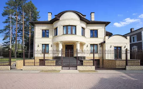 2-этажный коттедж 500 м² без отделки