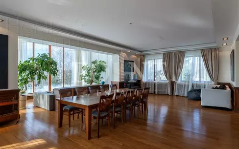 3-этажный коттедж 2 300 м² с отделкой