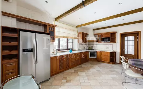 2-этажный коттедж 700 м² с отделкой