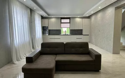 2-этажный коттедж 400 м² с отделкой