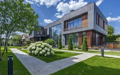 3-этажный коттедж 1 206 м² с отделкой