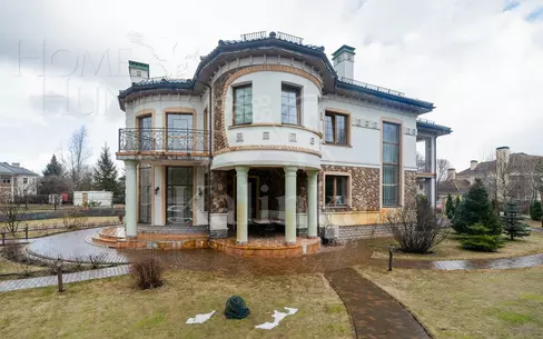 2-этажный коттедж 500 м² с отделкой