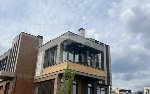 3-этажный коттедж 302 м² без отделки