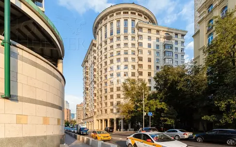 5-КОМН. КВАРТИРА С ОТДЕЛКОЙ 240 М² НА 5 ЭТАЖЕ