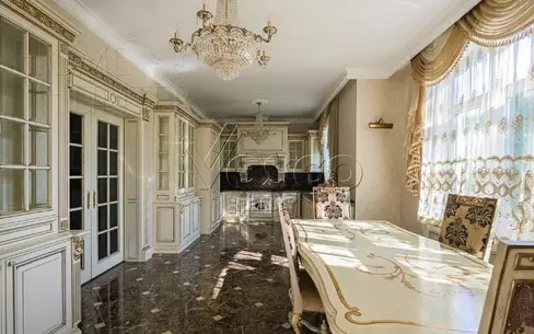 3-этажный коттедж 580 м² с отделкой