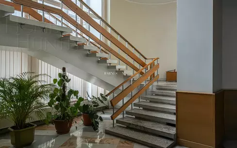 4-КОМН. КВАРТИРА С ОТДЕЛКОЙ 192.6 М² НА 5 ЭТАЖЕ