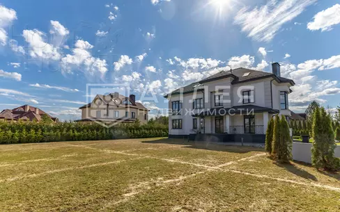 2-этажный коттедж 620 м² с отделкой