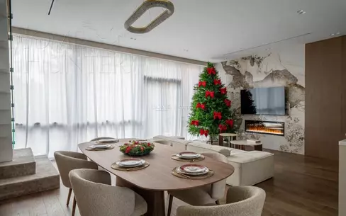 4-этажный таунхаус 240 м² с отделкой