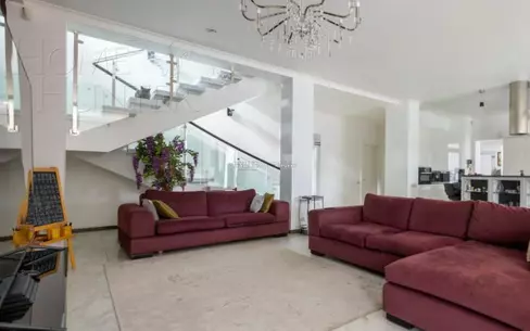 2-этажный коттедж 500 м² с отделкой