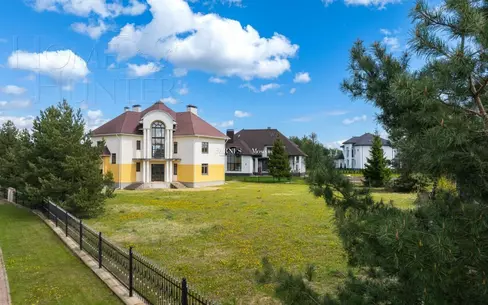 2-этажный коттедж 700 м² без отделки