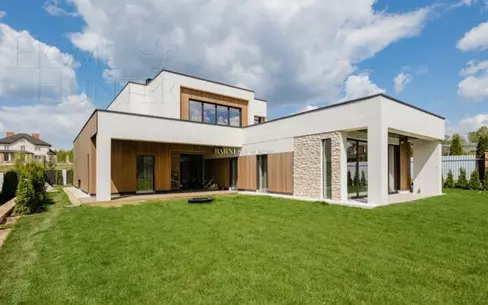 2-этажный коттедж 348.5 м² с отделкой