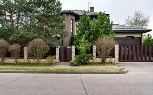 2-этажный коттедж 1 500 м² с отделкой