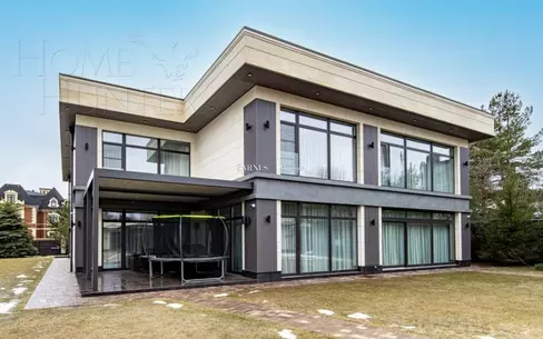 2-этажный коттедж 1 145 м² с отделкой