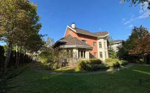 2-этажный коттедж 550 м² с отделкой