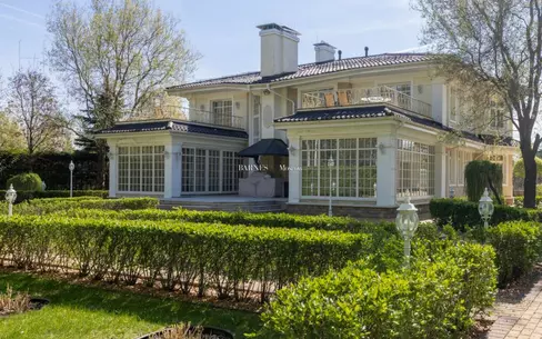 2-этажный коттедж 612 м² с отделкой