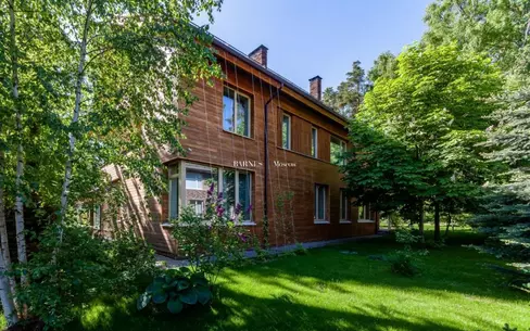 2-этажный коттедж 700 м² с отделкой