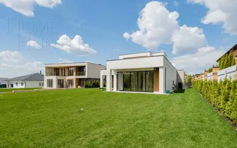 2-этажный коттедж 348.5 м² с отделкой