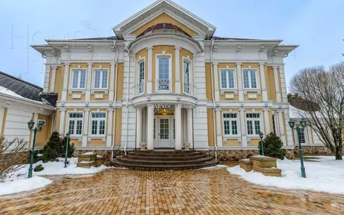 2-этажный коттедж 1 624 м² с отделкой