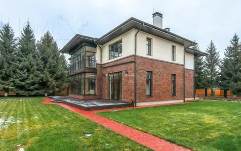 2-этажный коттедж 866 м² с отделкой