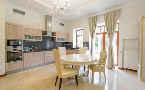 2-этажный коттедж 1 378 м² с отделкой